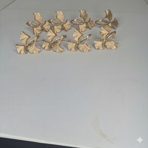​Set of 8 Ginkgo Biloba Leaf Napkin Rings - Matte Gold Finish - Elegant